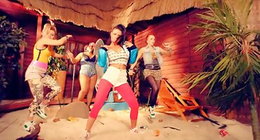 búp bê sex H hitney bàn giao cho Kẻ thái sex dong vat Nhân Cách Michael Vegas.