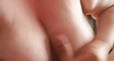 sex vietsup. Milf với tits silicone tham gia quan hệ tình dục của con gái riêng và bạn sex thư kỳ trai của cô.