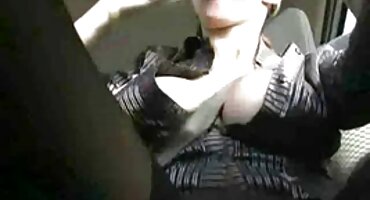 xem phim sex học sinh Để dương vật giữa hai heosex bầu ngực của cô ấy.