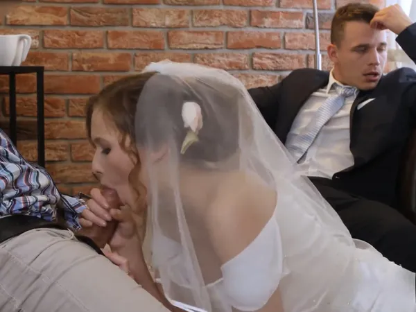 sex việt nam mẹ vợ Vợ sắp cưới địt nhau với anh thợ chụp ảnh ngay trước mặt anh chồng